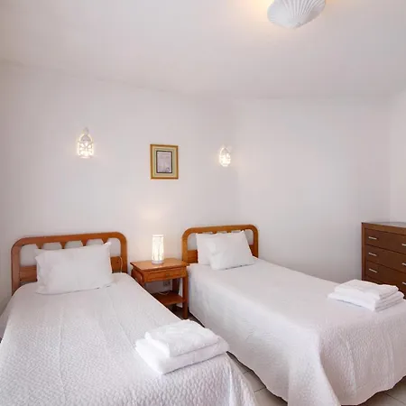 Daire T1 Antonio Henriques *